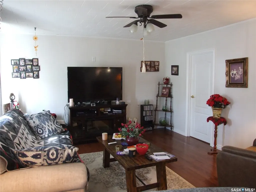 561 Dome Crescent Burstall SK S0N 0H0