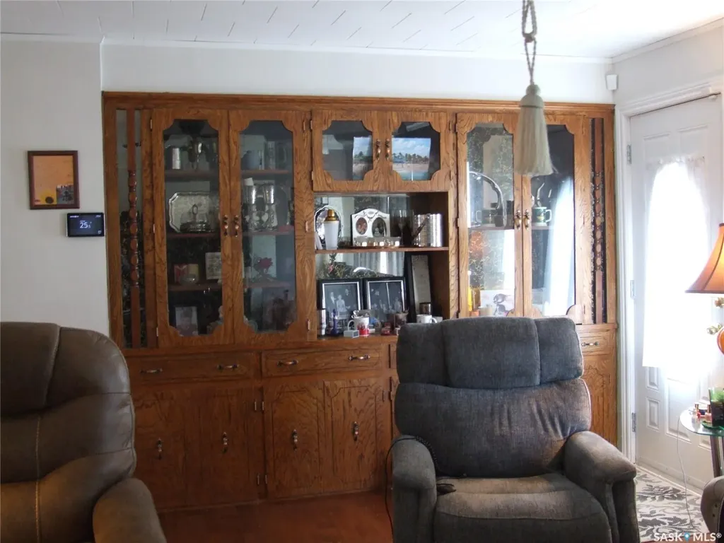 561 Dome Crescent Burstall SK S0N 0H0