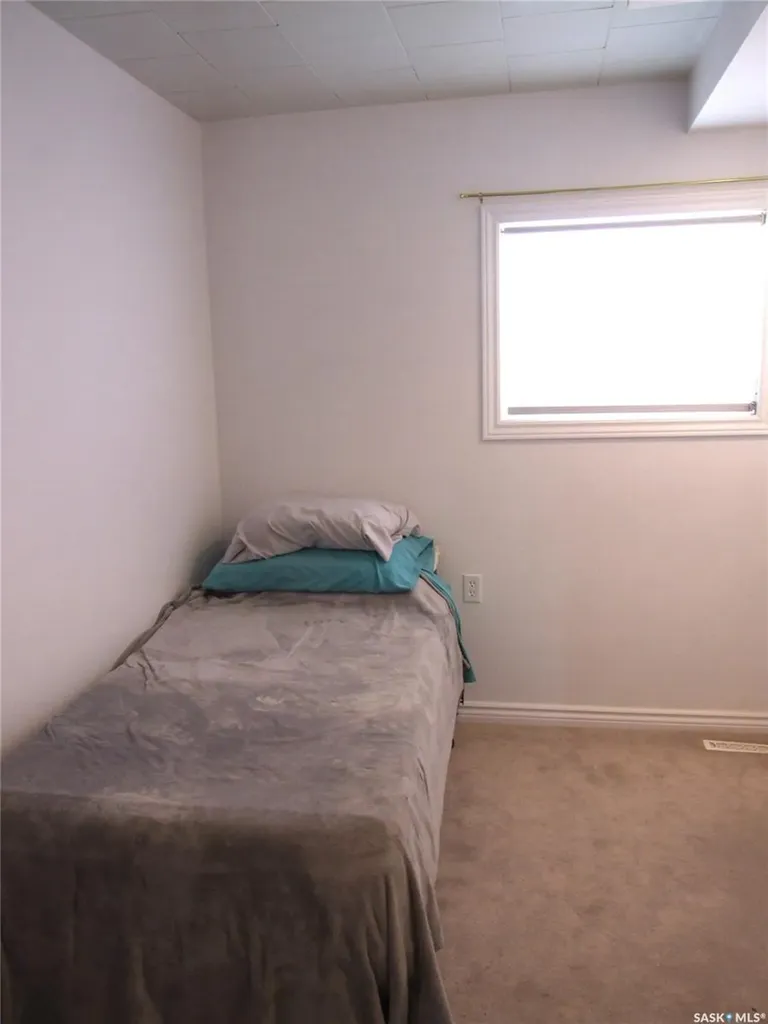 561 Dome Crescent Burstall SK S0N 0H0