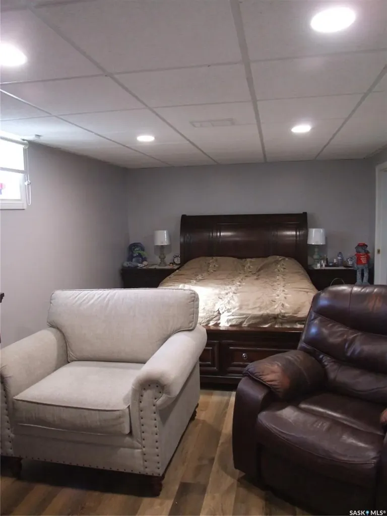 561 Dome Crescent Burstall SK S0N 0H0