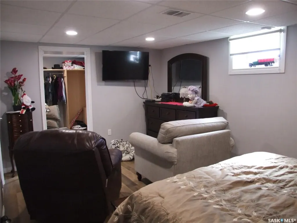 561 Dome Crescent Burstall SK S0N 0H0