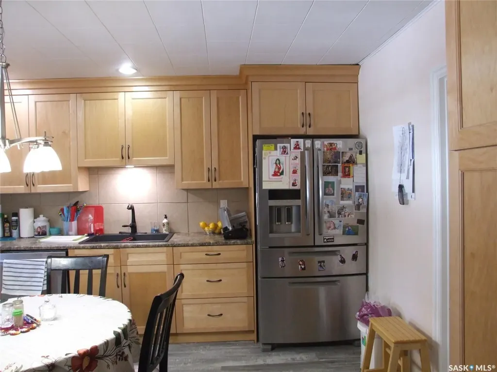 561 Dome Crescent Burstall SK S0N 0H0