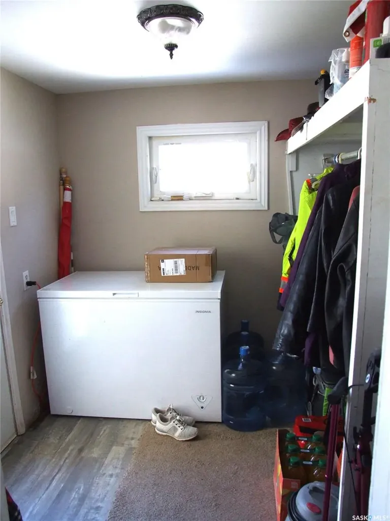 561 Dome Crescent Burstall SK S0N 0H0