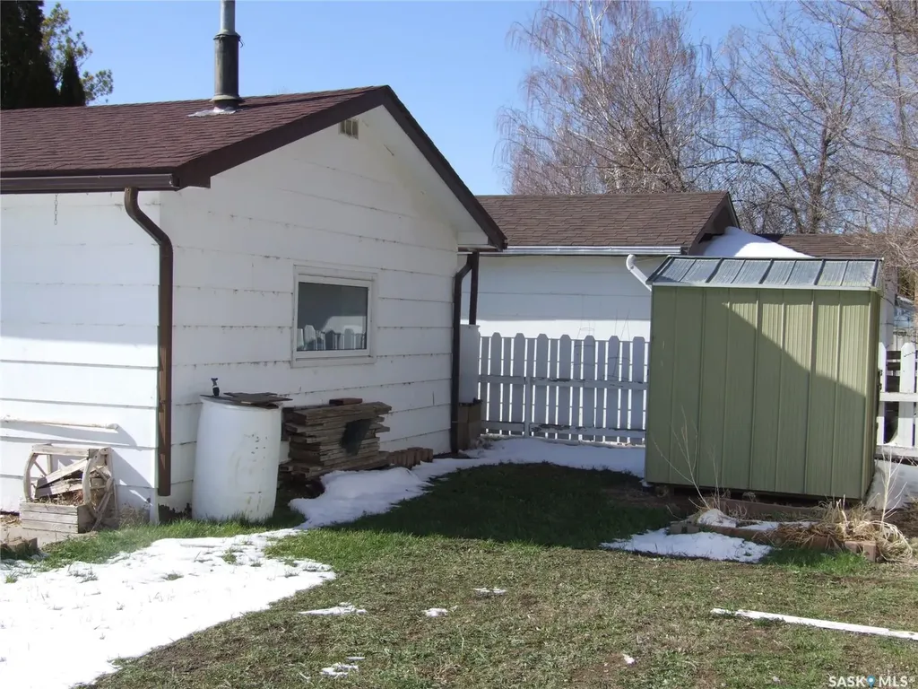 561 Dome Crescent Burstall SK S0N 0H0