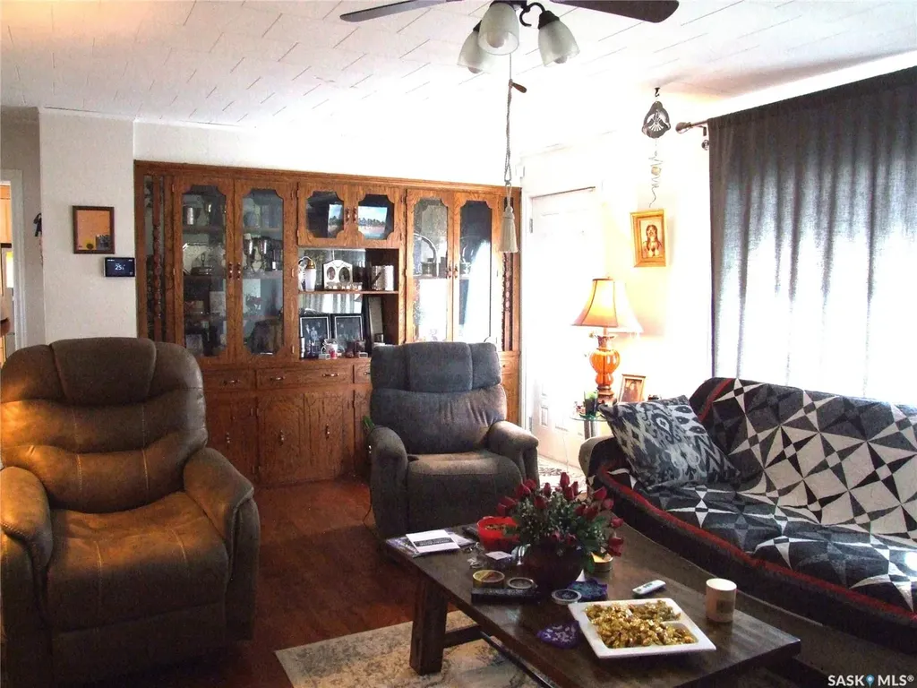 561 Dome Crescent Burstall SK S0N 0H0