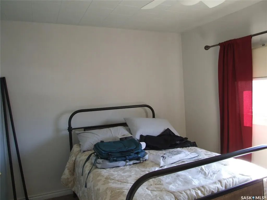 561 Dome Crescent Burstall SK S0N 0H0