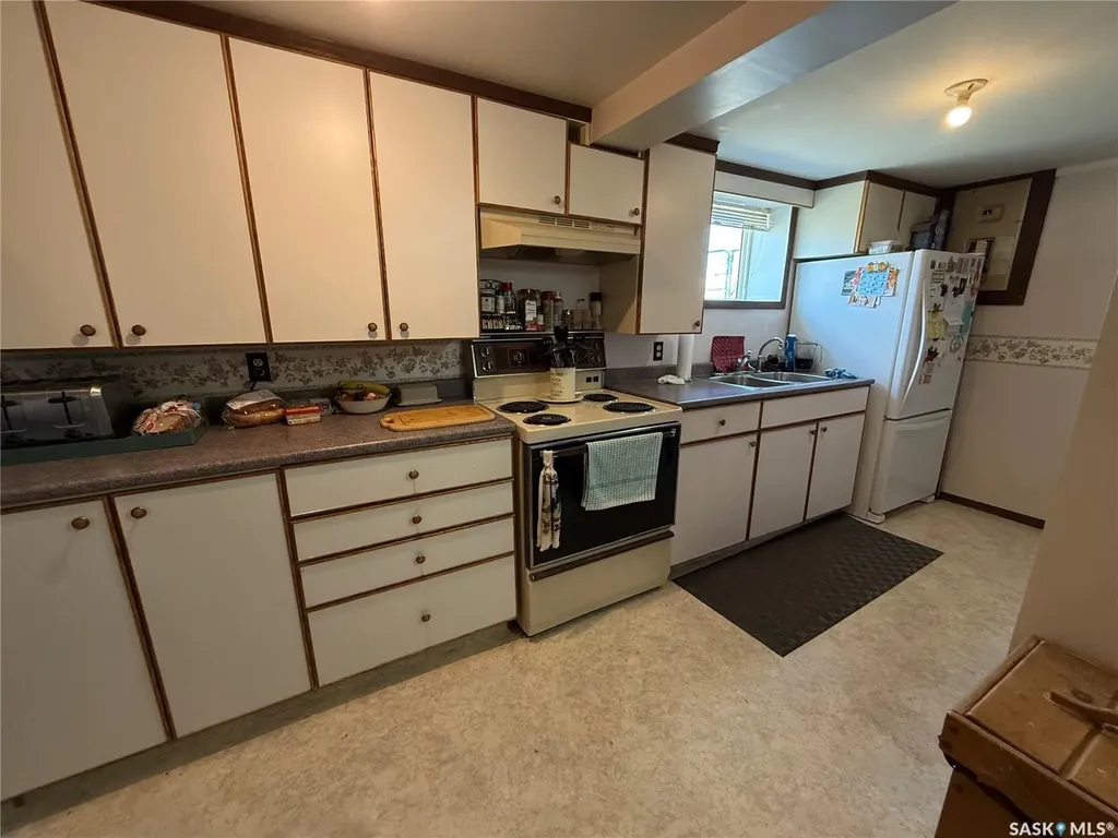737 Third Street Estevan SK S4A 0P7