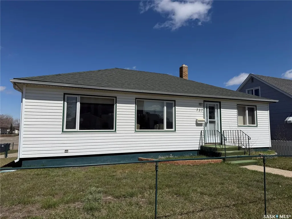 737 Third Street Estevan SK S4A 0P7