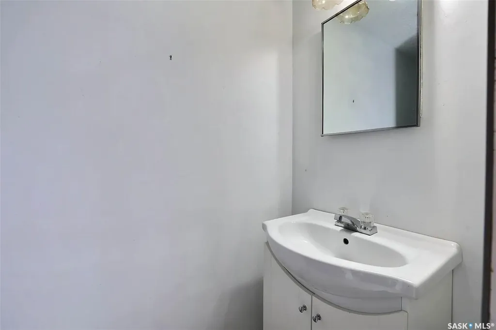 51 Spruceview Road Regina SK S4R 0E1