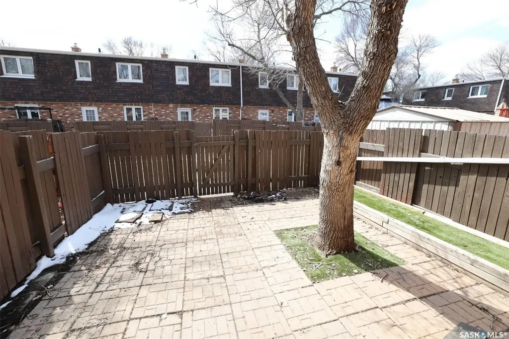 51 Spruceview Road Regina SK S4R 0E1