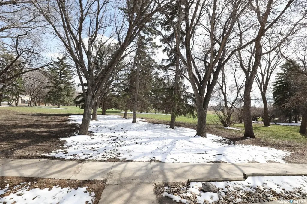 51 Spruceview Road Regina SK S4R 0E1