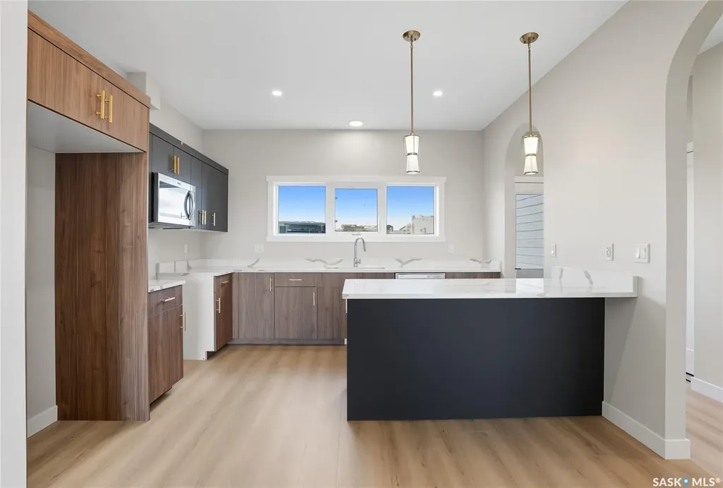 22 Taskamanwa Terrace Saskatoon SK S7V 1Z7