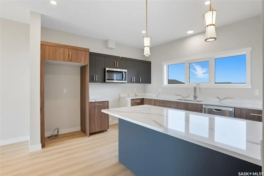 22 Taskamanwa Terrace Saskatoon SK S7V 1Z7