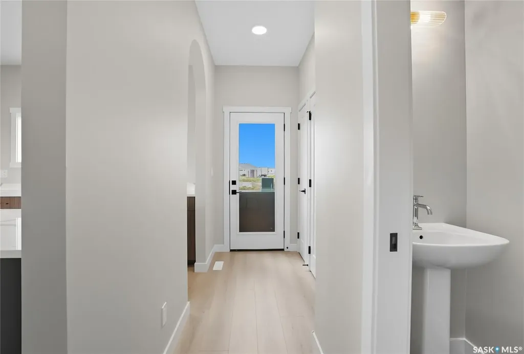 22 Taskamanwa Terrace Saskatoon SK S7V 1Z7