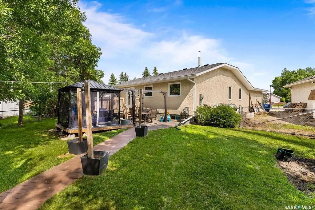 21 Rider Bay Grand Coulee SK S4M 0A3
