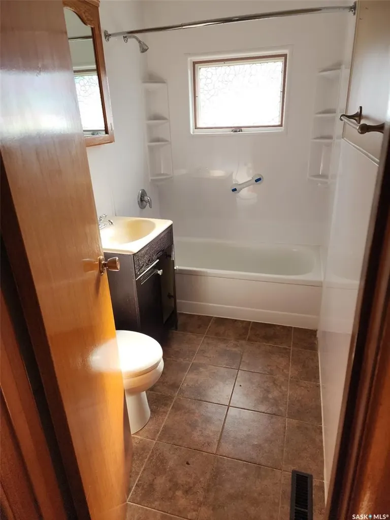 307 Gastle Street Strasbourg SK S0G 4V0
