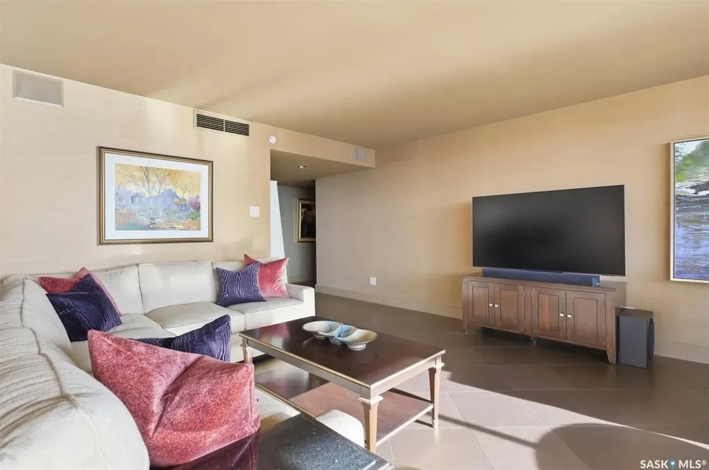 730 Spadina Crescent E Saskatoon SK S7K 4H7