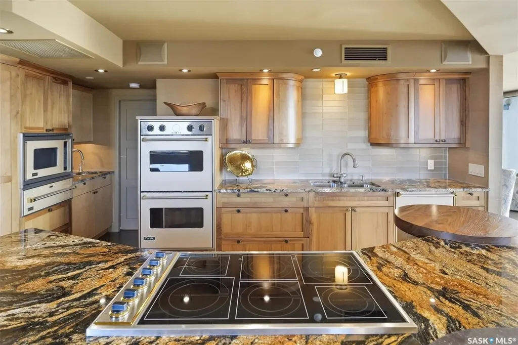 730 Spadina Crescent E Saskatoon SK S7K 4H7