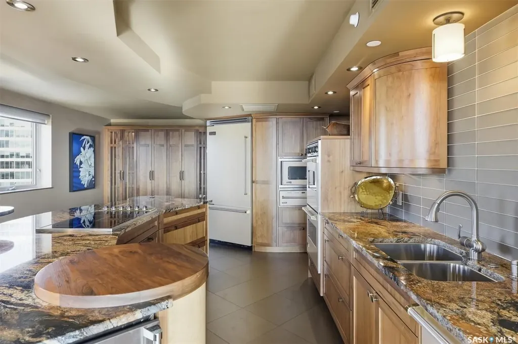 730 Spadina Crescent E Saskatoon SK S7K 4H7