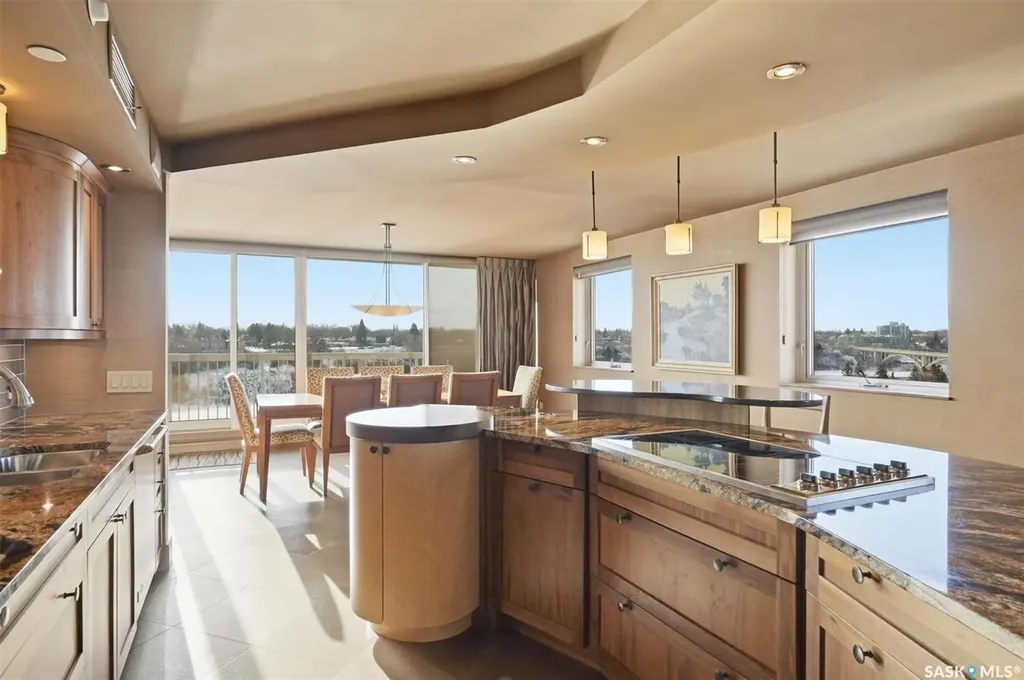 730 Spadina Crescent E Saskatoon SK S7K 4H7