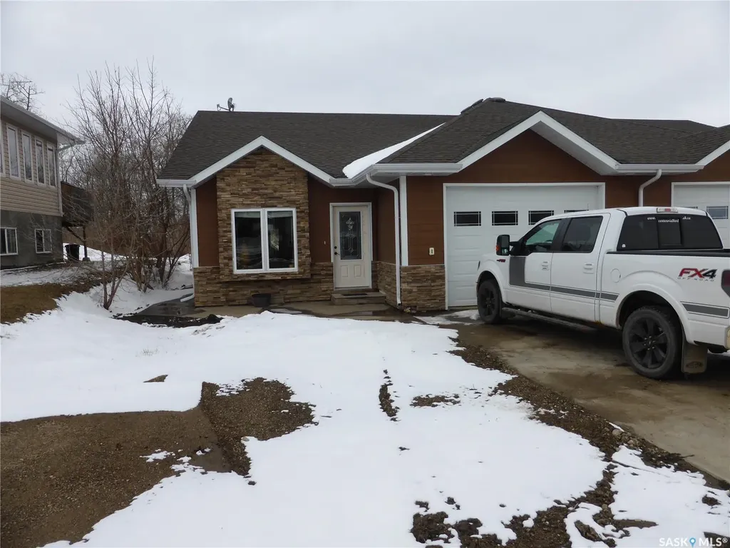206-2 7th Avenue Paradise Hill SK S0M 2G0