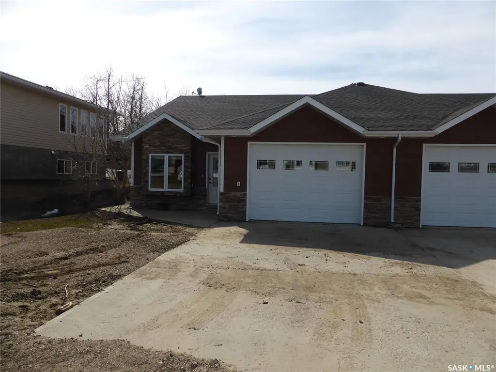 206-2 7th Avenue Paradise Hill SK S0M 2G0