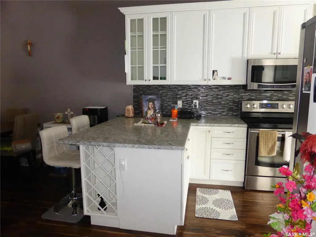 206-2 7th Avenue Paradise Hill SK S0M 2G0