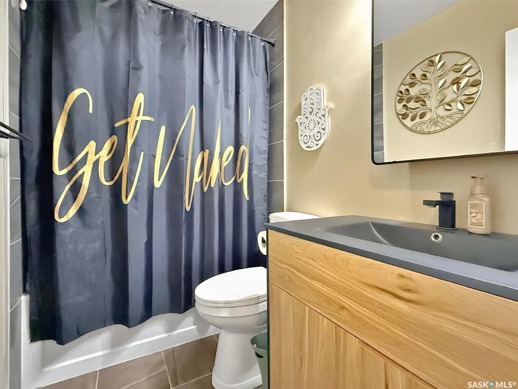 1415 Ashley Drive Swift Current SK S9H 1N6