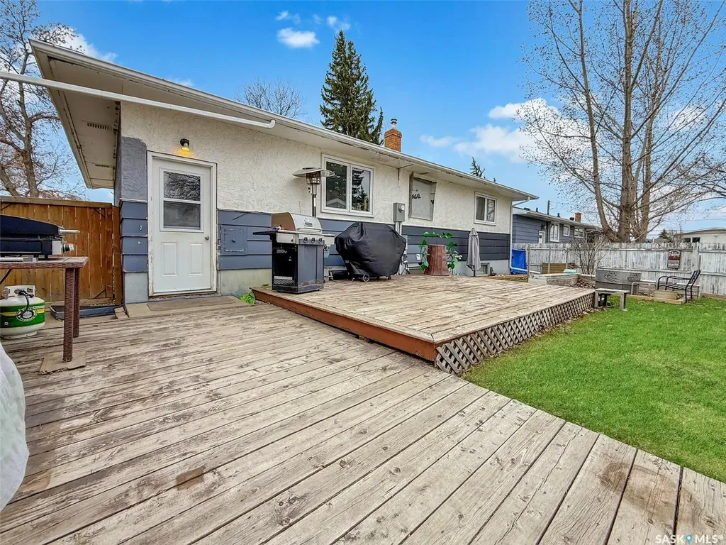 1415 Ashley Drive Swift Current SK S9H 1N6