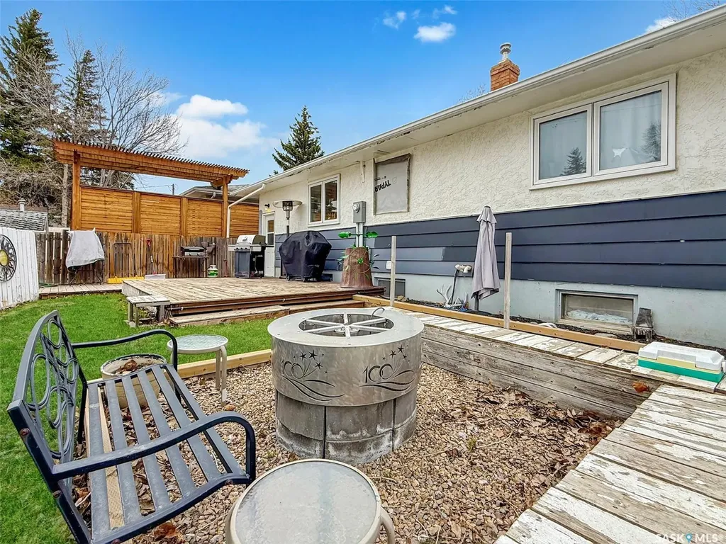 1415 Ashley Drive Swift Current SK S9H 1N6