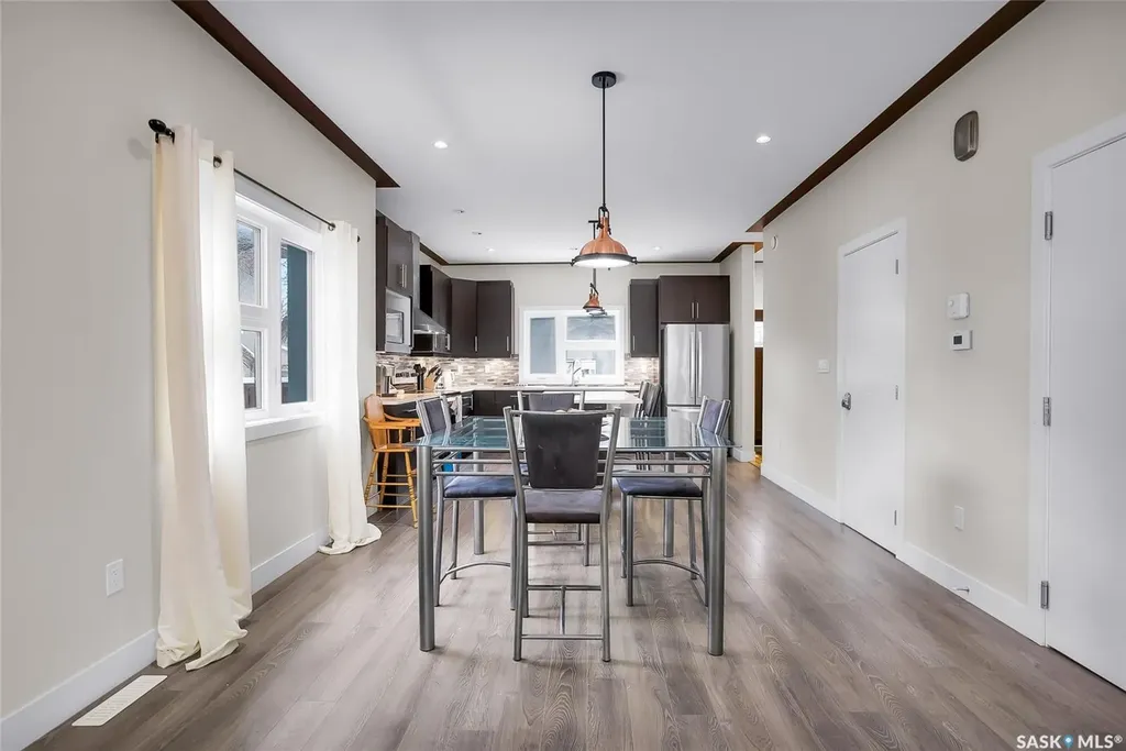 305 Clarence Avenue S Saskatoon SK S7N 1H5