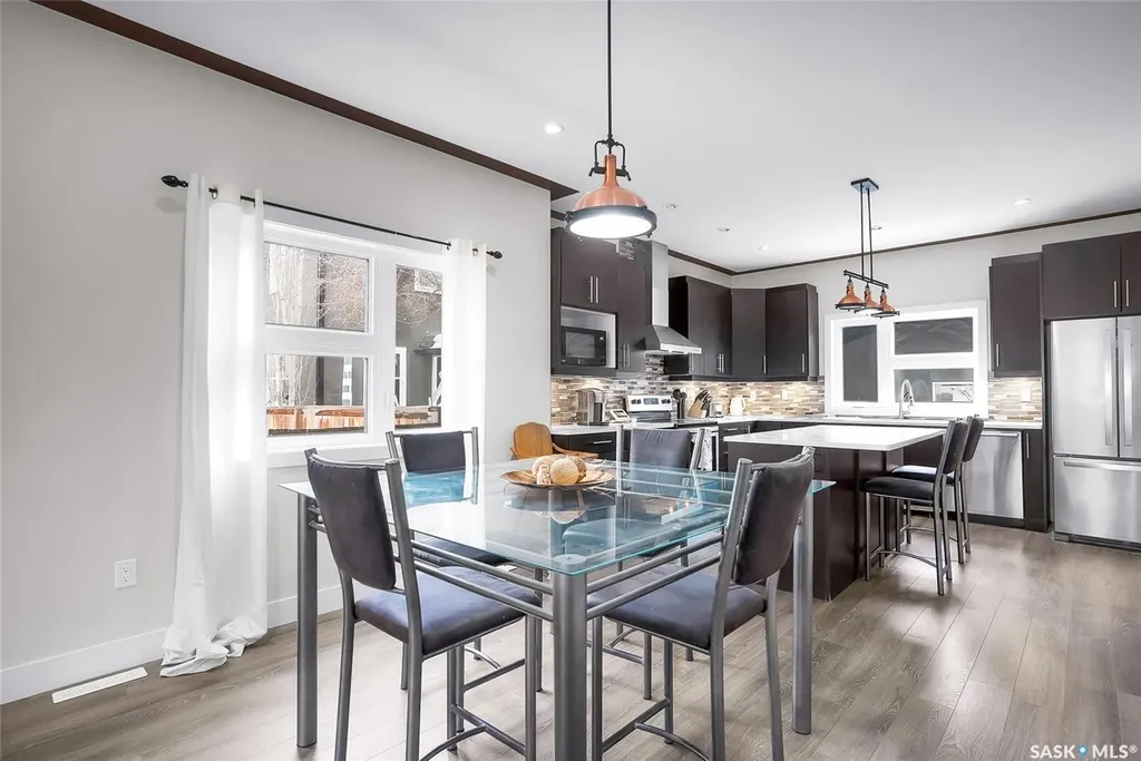 305 Clarence Avenue S Saskatoon SK S7N 1H5