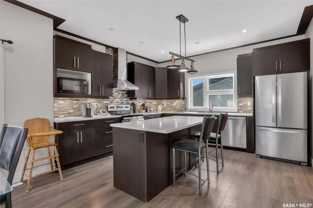 305 Clarence Avenue S Saskatoon SK S7N 1H5