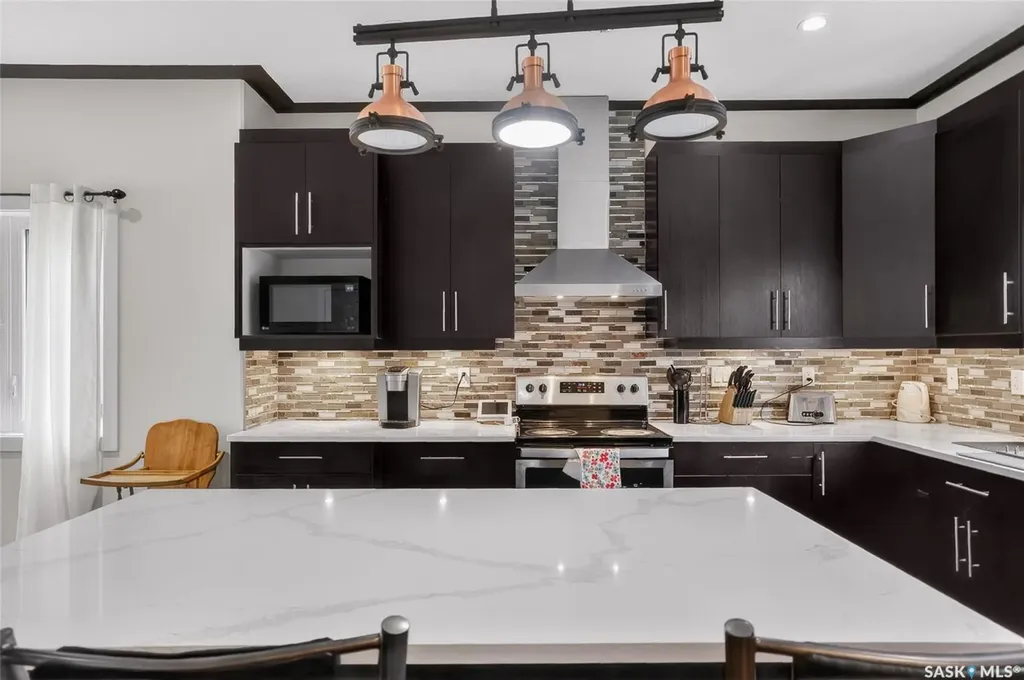 305 Clarence Avenue S Saskatoon SK S7N 1H5