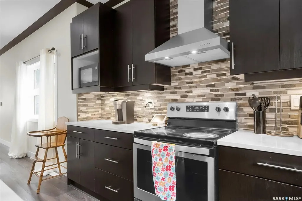 305 Clarence Avenue S Saskatoon SK S7N 1H5