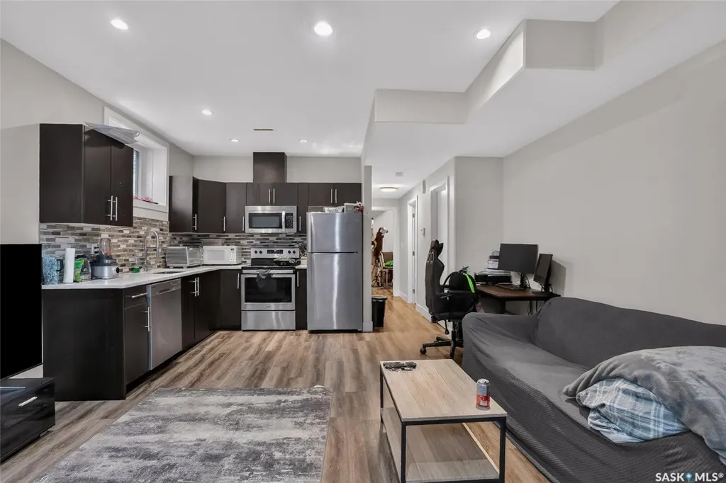 305 Clarence Avenue S Saskatoon SK S7N 1H5