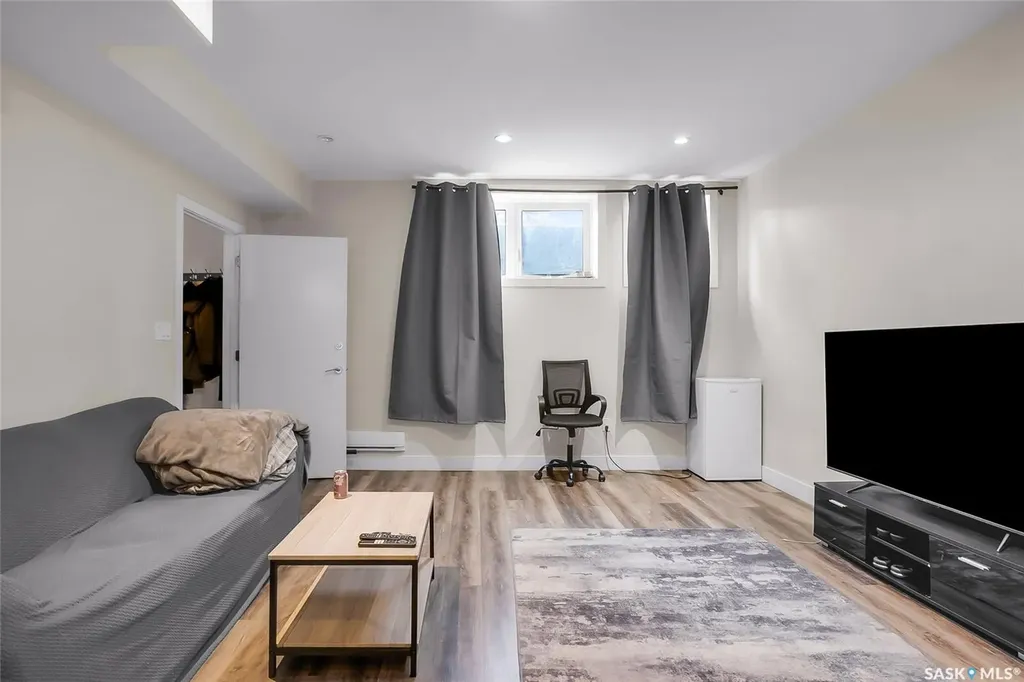 305 Clarence Avenue S Saskatoon SK S7N 1H5