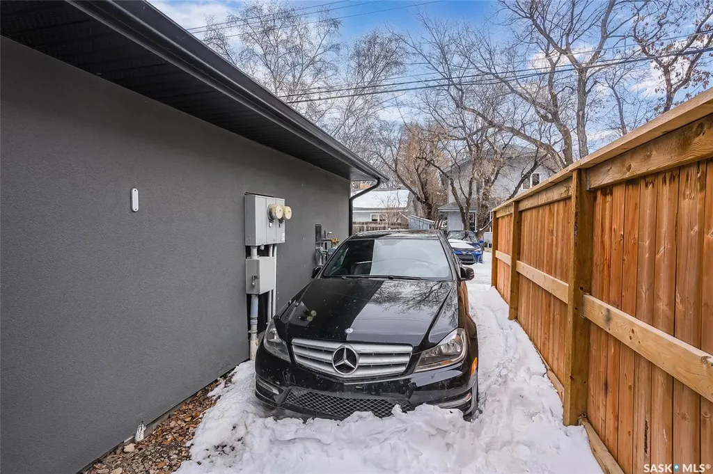 305 Clarence Avenue S Saskatoon SK S7N 1H5