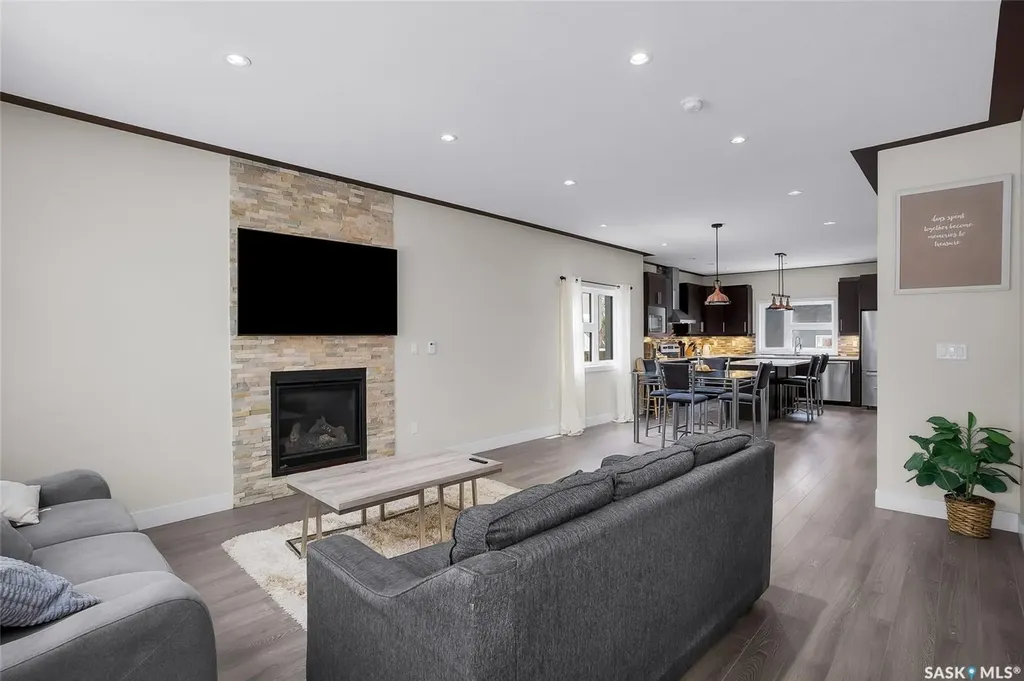 305 Clarence Avenue S Saskatoon SK S7N 1H5