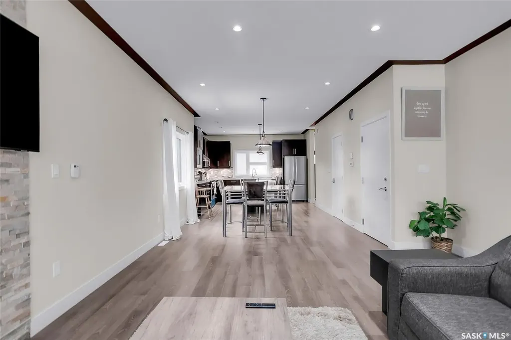 305 Clarence Avenue S Saskatoon SK S7N 1H5