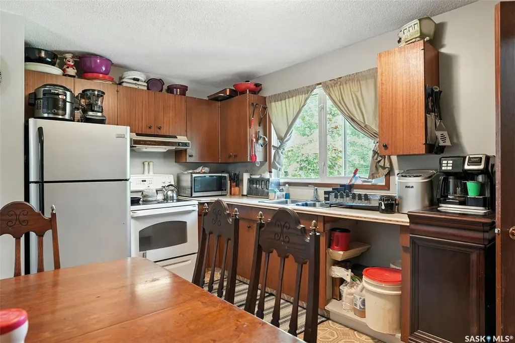 97 Maxwell Crescent Saskatoon SK S7L 3Y4