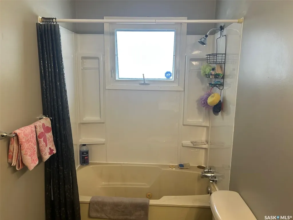 97 Maxwell Crescent Saskatoon SK S7L 3Y4