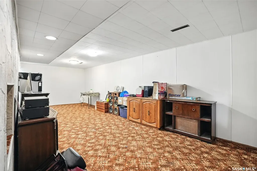 97 Maxwell Crescent Saskatoon SK S7L 3Y4