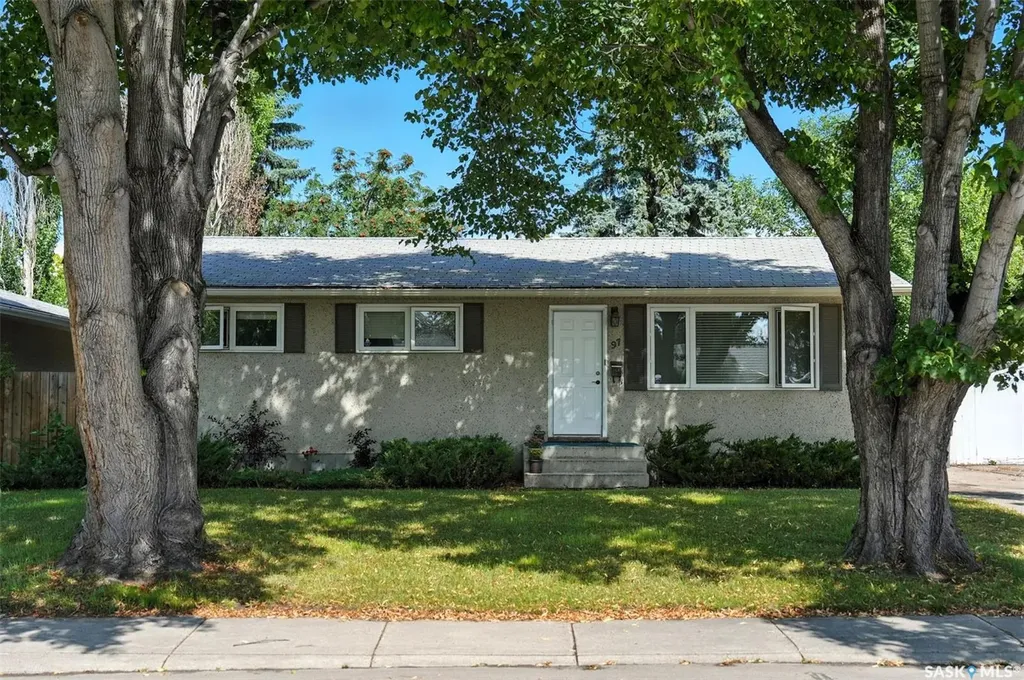 97 Maxwell Crescent Saskatoon SK S7L 3Y4