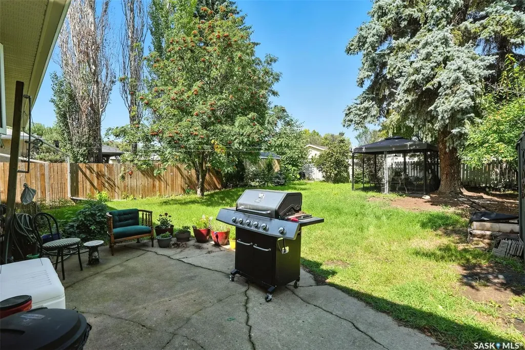 97 Maxwell Crescent Saskatoon SK S7L 3Y4