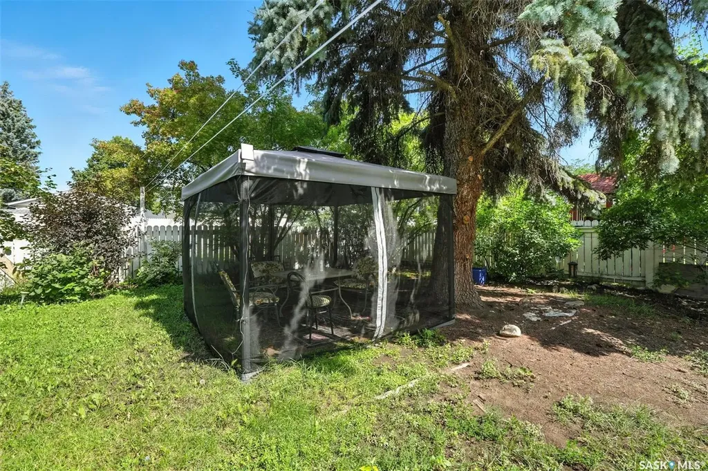97 Maxwell Crescent Saskatoon SK S7L 3Y4