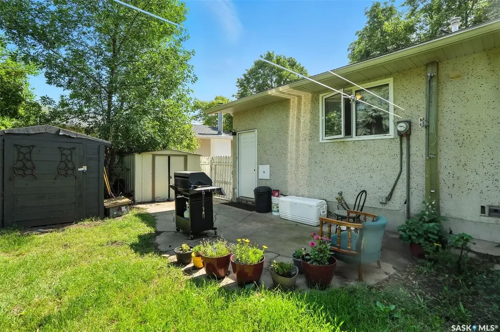 97 Maxwell Crescent Saskatoon SK S7L 3Y4