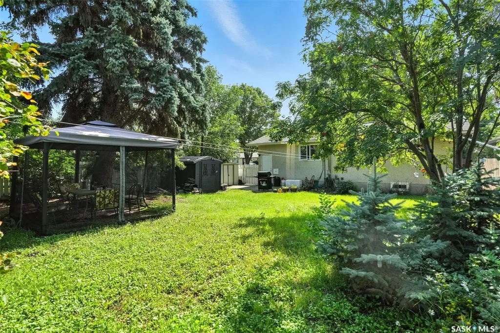 97 Maxwell Crescent Saskatoon SK S7L 3Y4