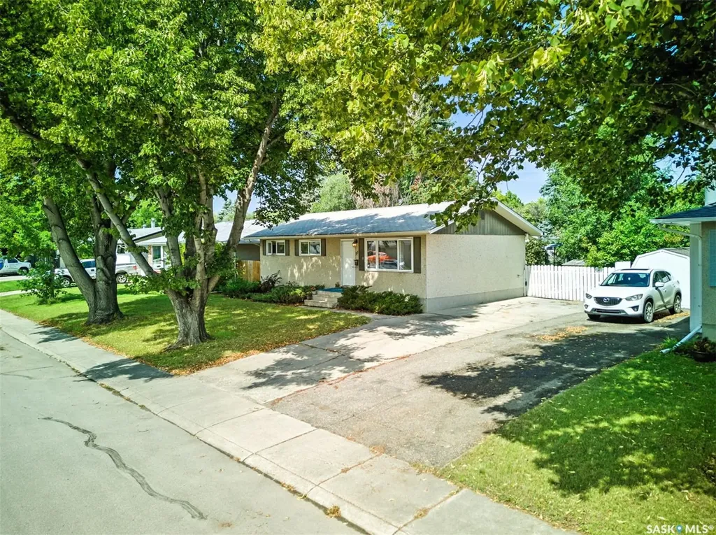97 Maxwell Crescent Saskatoon SK S7L 3Y4