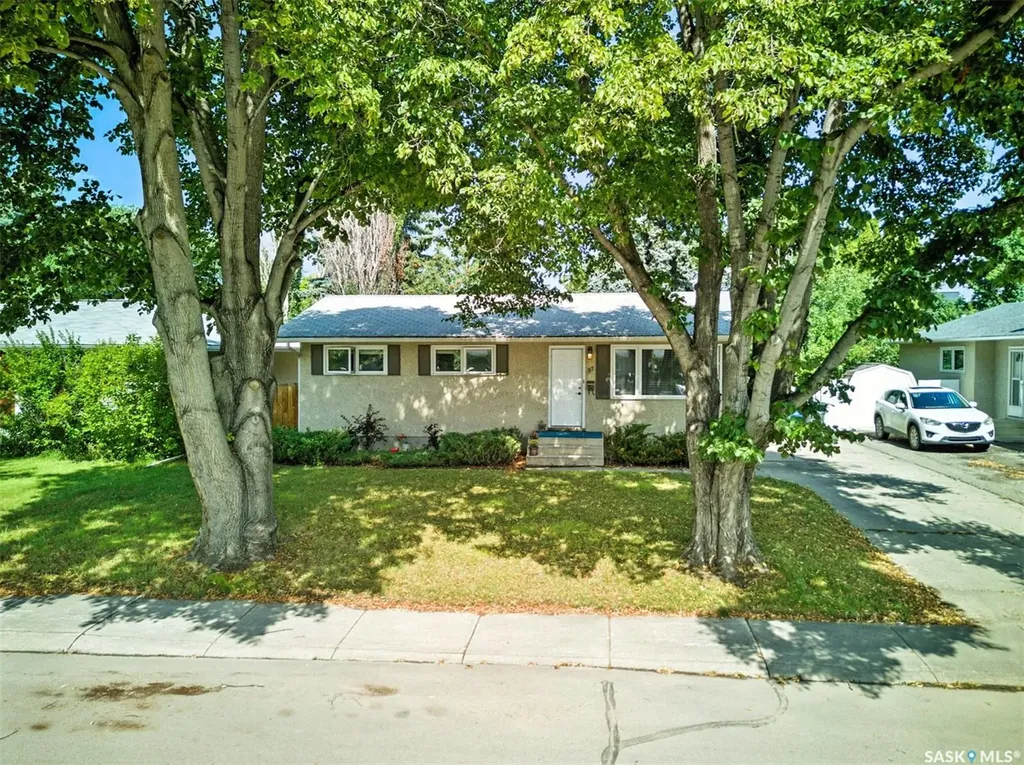 97 Maxwell Crescent Saskatoon SK S7L 3Y4